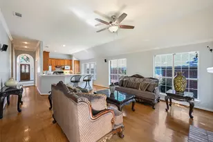 1004 Tennison Dr, Euless, TX 76039 - Photo 2
