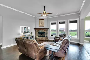 102 Willowbrook Dr, Waxahachie, TX 75165 - Photo 8