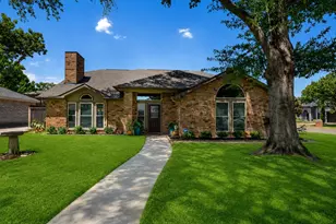2700 Valleywood Dr, Grapevine, TX 76051 - Photo 2