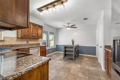 2700 Valleywood Drive, Grapevine, TX 76051 - Photo 8