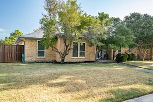 1304 River Oaks Dr, Flower Mound, TX 75028 - Photo 2