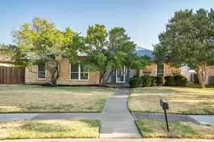 1304 River Oaks Dr, Flower Mound, TX 75028 - Photo 1