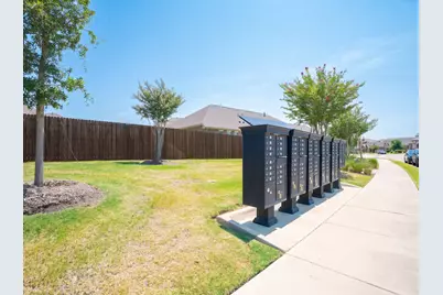 2105 Ella Lane, Carrollton, TX 75010 - Photo 32