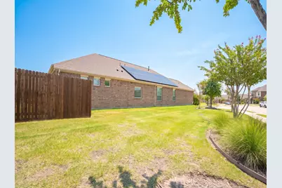 2105 Ella Lane, Carrollton, TX 75010 - Photo 32