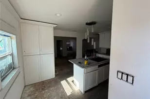 8222 Wes Hodges Rd, Dallas, TX 75217 - Photo 20