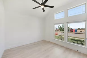 268 Coronado Ct, Granbury, TX 76048 - Photo 6
