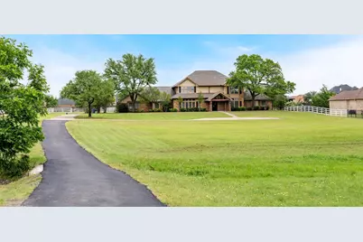 915 W Pleasant Run Road, DeSoto, TX 75115 - Photo 1