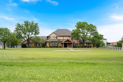 915 W Pleasant Run Road, DeSoto, TX 75115 - Photo 2