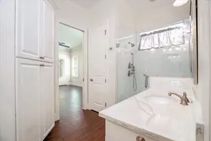 2707 Farmers Branch Ln, Farmers Branch, TX 75234 - Photo 8