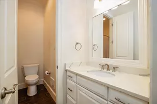 2707 Farmers Branch Ln, Farmers Branch, TX 75234 - Photo 14