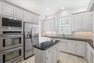 605 Montgomery St, Fort Worth, TX 76107 - Photo 10
