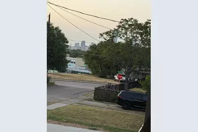 820 Lambert Street, Dallas, TX 75203 - Photo 2