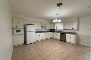 1915 Fairfax Dr, Corsicana, TX 75110 - Photo 6