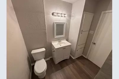 4002 Fairbanks Court, Irving, TX 75062 - Photo 8