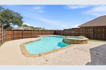 3802 Cromwell Drive, Carrollton, TX 75007 - Photo 32