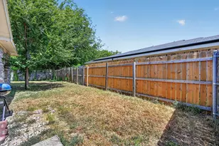 812 Valdez Dr, Dallas, TX 75253 - Photo 4