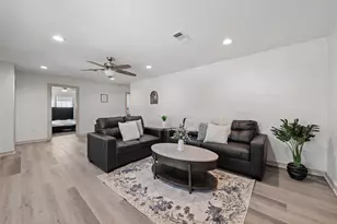 3544 Bluebird St, Waco, TX 76705 - Photo 2