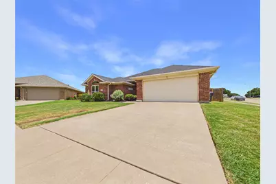 1 Callie Court, Wichita Falls, TX 76310 - Photo 2