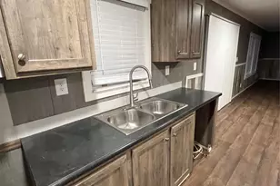 197 E Sweden St, Walnut Springs, TX 76690 - Photo 16