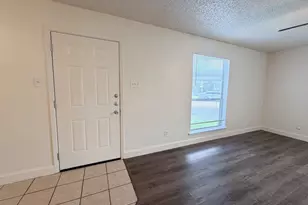 604 Walter Stephenson Rd, Midlothian, TX 76065 - Photo 2