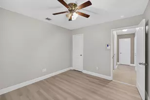 2215 Splendor Ct, Arlington, TX 76010 - Photo 16