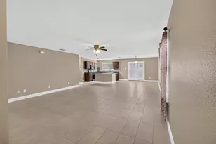 2215 Splendor Ct, Arlington, TX 76010 - Photo 6