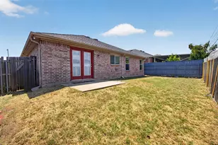 2215 Splendor Ct, Arlington, TX 76010 - Photo 24