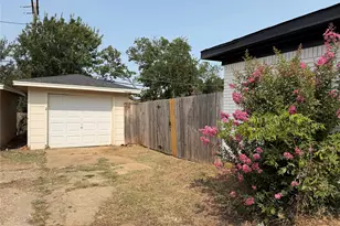 2502 Normont Cir, Fort Worth, TX 76103 - Photo 20