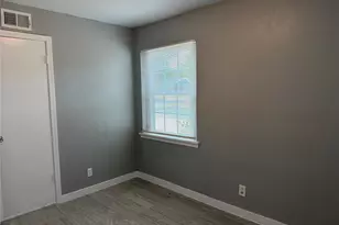 2502 Normont Cir, Fort Worth, TX 76103 - Photo 14