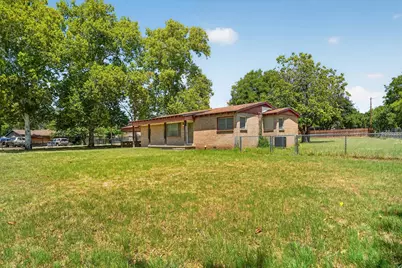 716 Kerry Lane, Azle, TX 76020 - Photo 4
