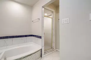 5947 Chimney Wood Cir, Fort Worth, TX 76112 - Photo 16