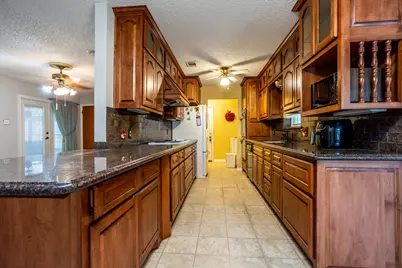 950 Sycamore Lane, Lancaster, TX 75146 - Photo 10