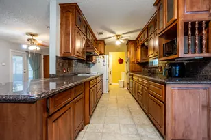 950 Sycamore Ln, Lancaster, TX 75146 - Photo 10