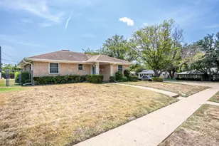 950 Sycamore Ln, Lancaster, TX 75146 - Photo 1