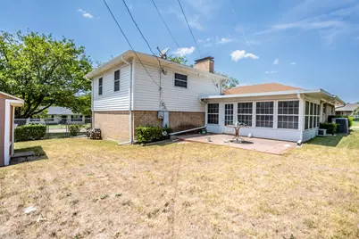950 Sycamore Lane, Lancaster, TX 75146 - Photo 4