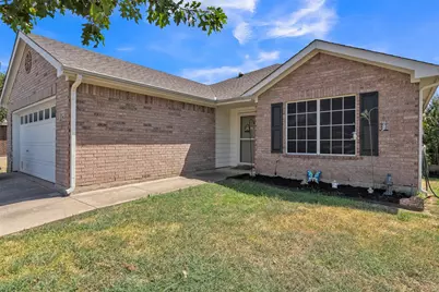 808 Flamingo Drive, Saginaw, TX 76131 - Photo 4