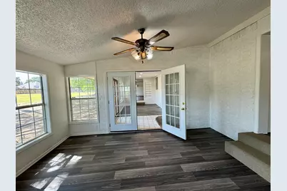 924 N Main Street, Springtown, TX 76082 - Photo 4