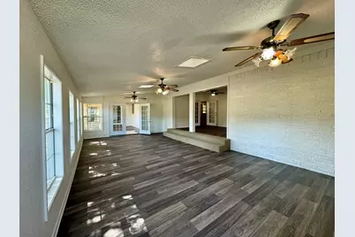 924 N Main Street, Springtown, TX 76082 - Photo 2
