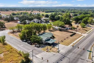 924 N Main St, Springtown, TX 76082 - Photo 1