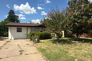 1851 Chevy Chase Dr, Carrollton, TX 75006 - Photo 1