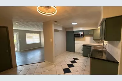 1851 Chevy Chase Drive, Carrollton, TX 75006 - Photo 4