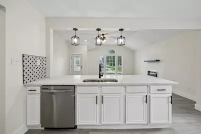 617 Forest Oaks Drive, Grand Prairie, TX 75052 - Photo 14