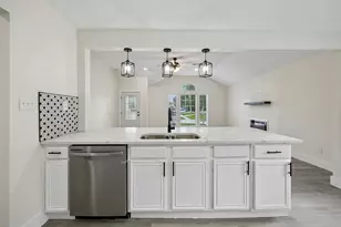 617 Forest Oaks Dr, Grand Prairie, TX 75052 - Photo 14