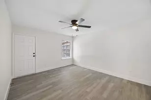 617 Forest Oaks Dr, Grand Prairie, TX 75052 - Photo 16