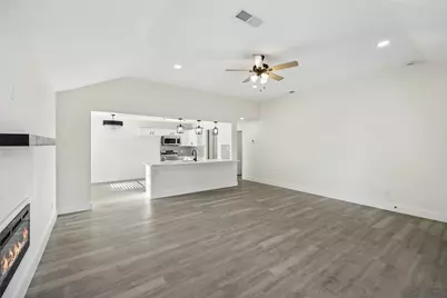 617 Forest Oaks Drive, Grand Prairie, TX 75052 - Photo 4