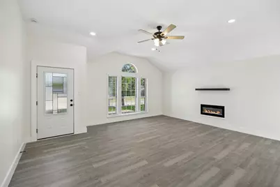 617 Forest Oaks Drive, Grand Prairie, TX 75052 - Photo 6