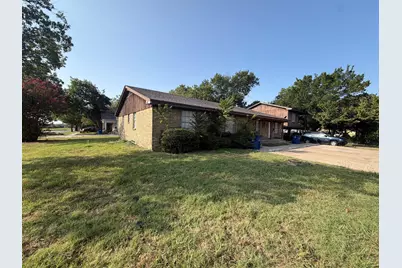 101 W Latimer Street #B, Ennis, TX 75119 - Photo 1
