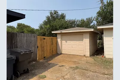 2504 Normont Circle, Fort Worth, TX 76103 - Photo 2