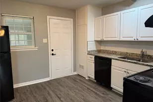 2504 Normont Cir, Fort Worth, TX 76103 - Photo 8