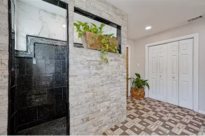 1008 E Russell Avenue, Carrollton, TX 75006 - Photo 18